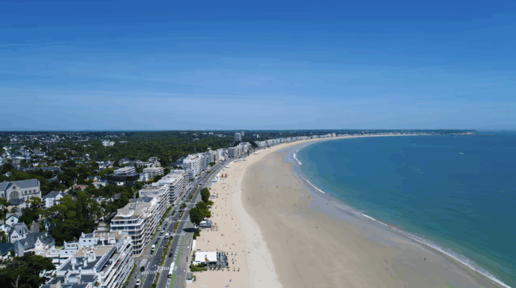 spot surf la baule